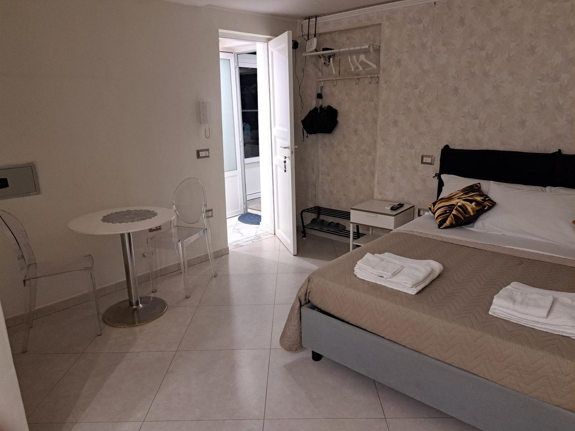 Amendola Rooms Naples Exterior photo